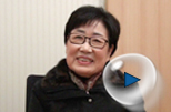 등이 굽은지는 2~3년 됐어요， 수술하고 나니까 100배 낫죠 